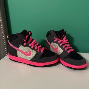 Woman’s NIKE Dunk High 6.0